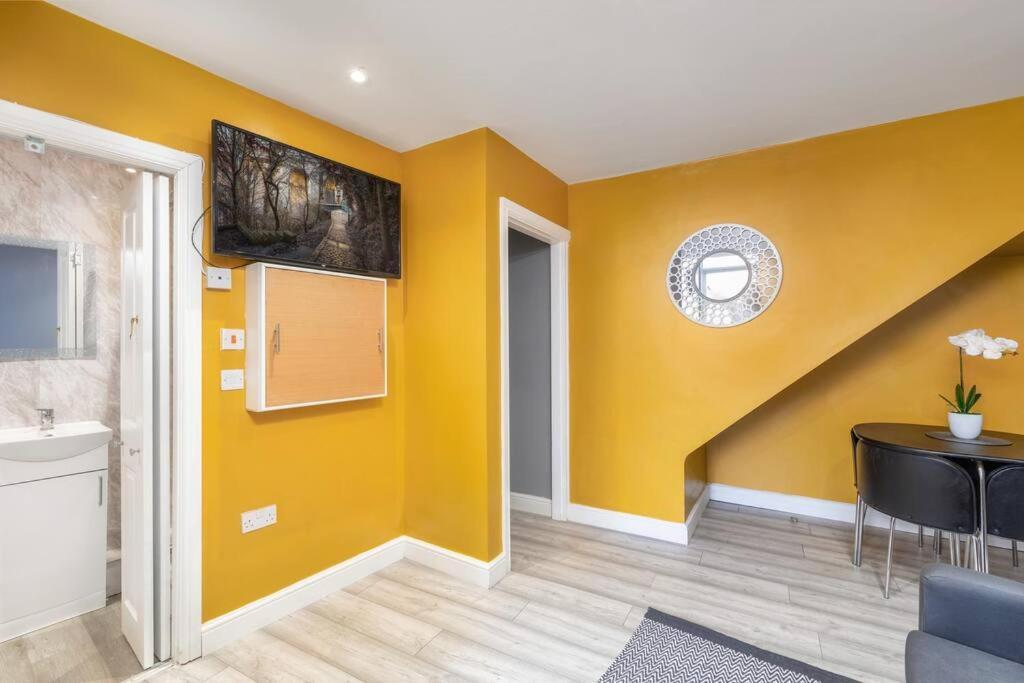 Luxury Living - Lovely 1 Bedroom Appartamento